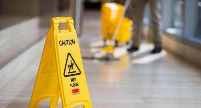 Why Industrial Cleaning Machines Still Outperform Traditional Methods